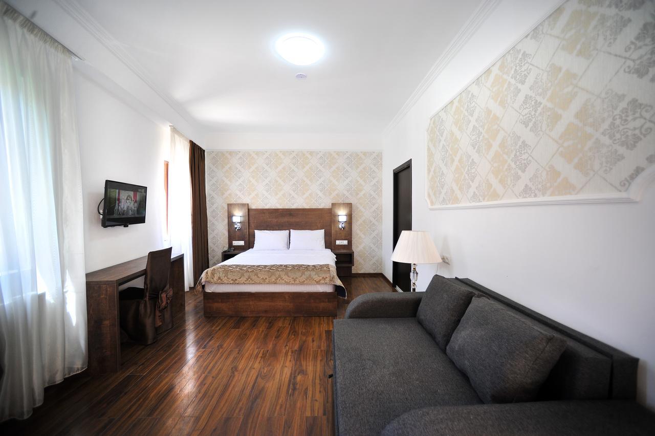 Rk City Hotel Tbiliszi Kültér fotó